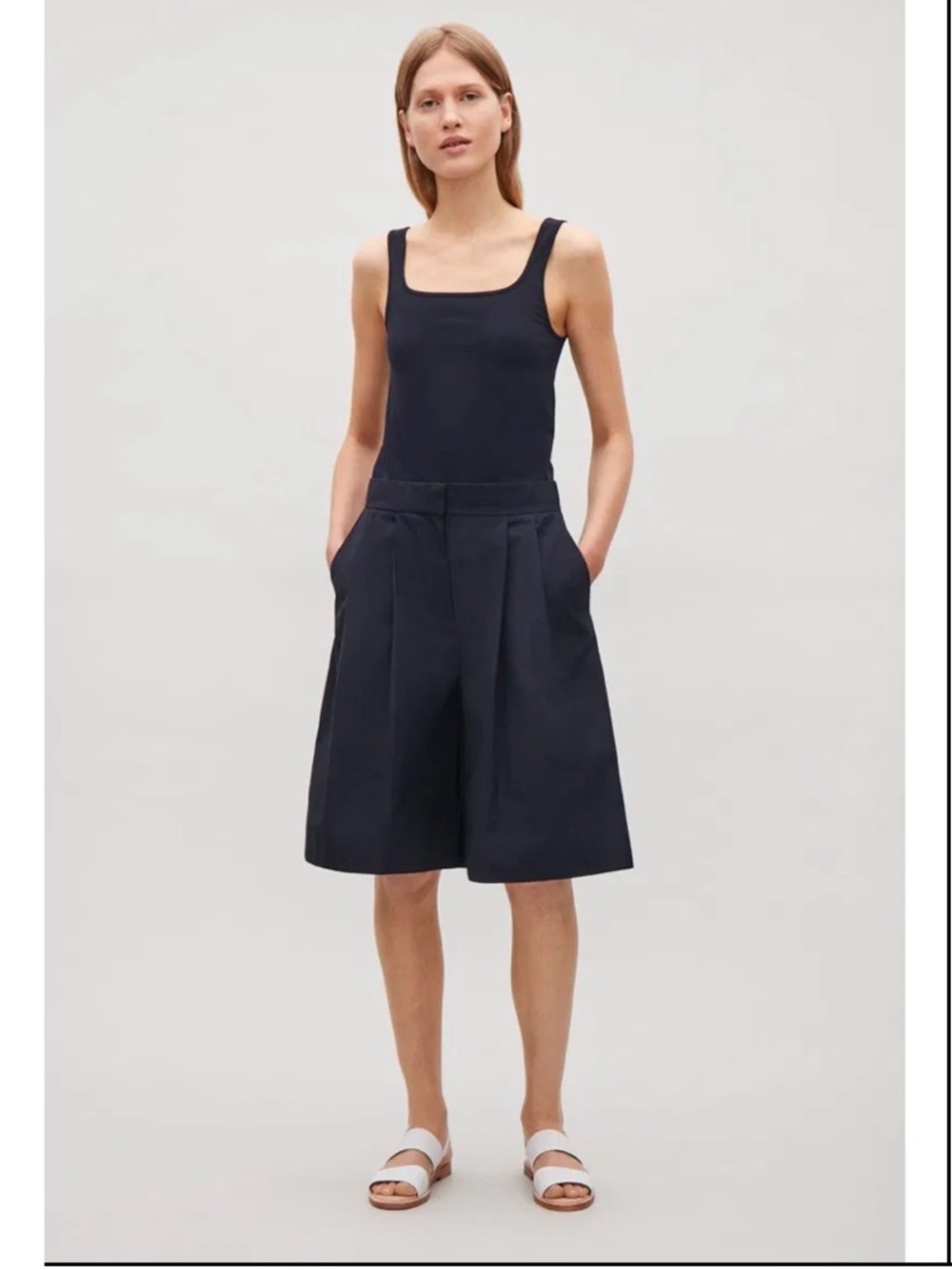 COS  Cotton Pleated Wide-leg Shorts in Navy Blue